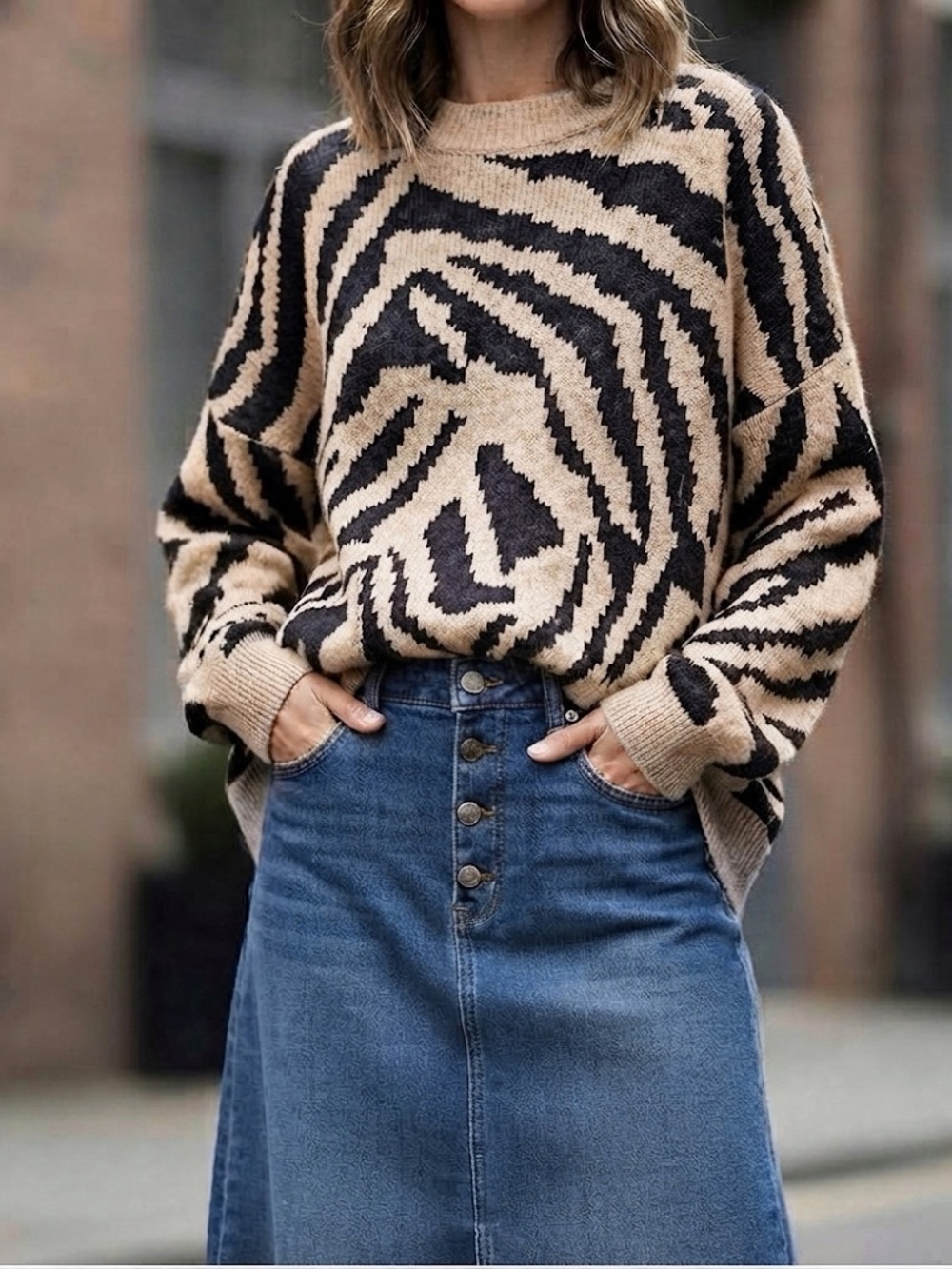 Moiu Muse Size Small Sweater Tan Black Animal Print
